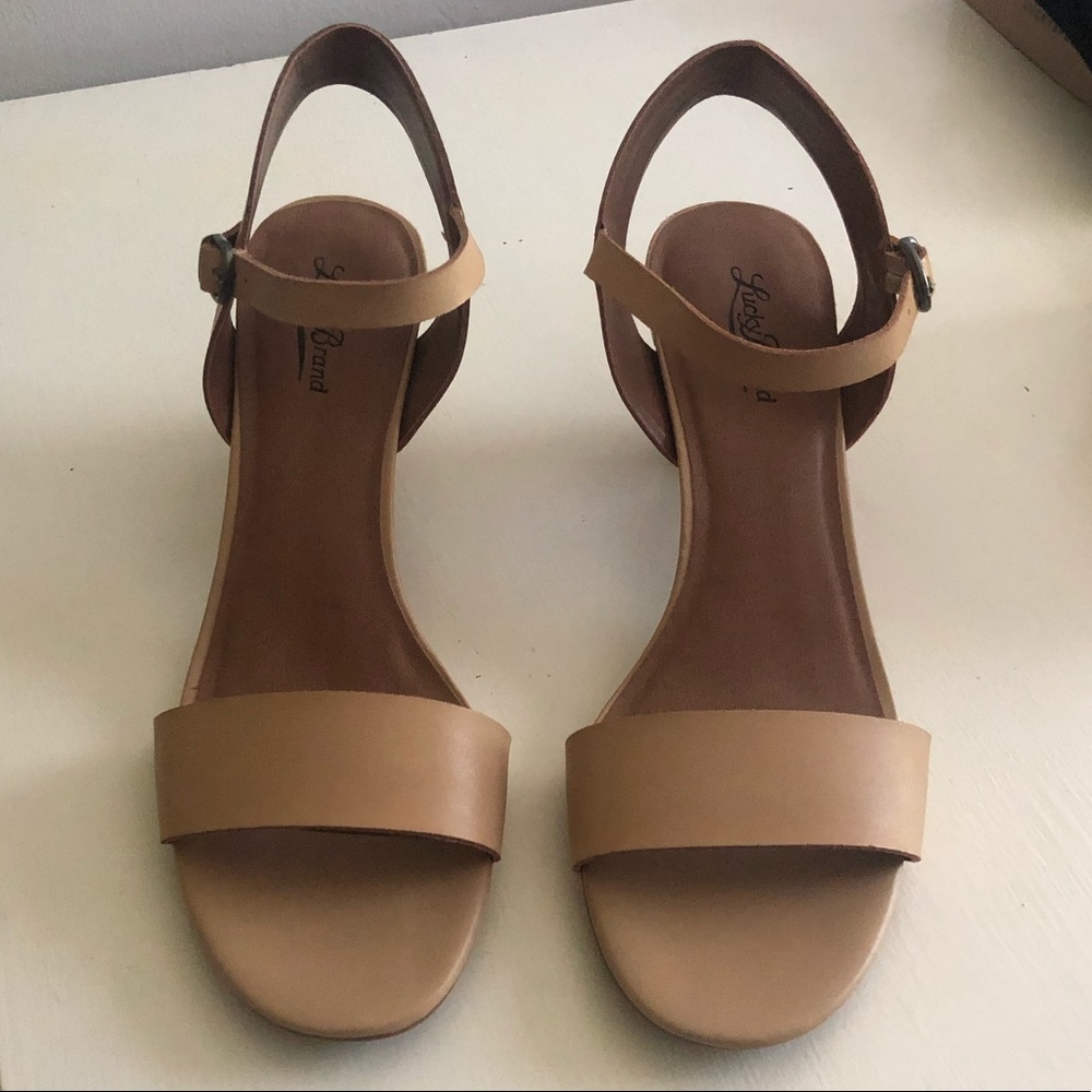 Nude/Tan Block Heel